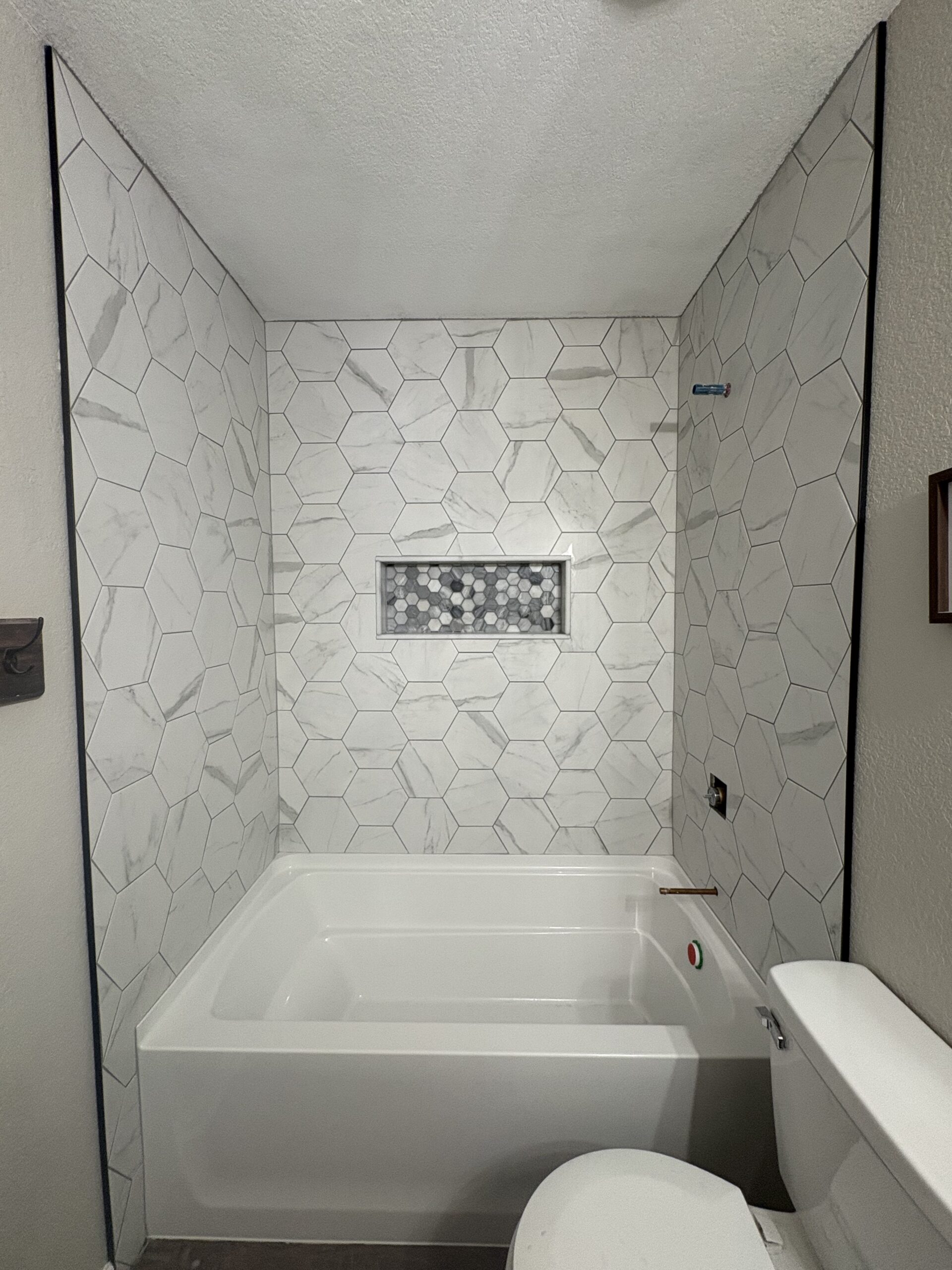 Hexagon Tub Surround